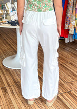 Load image into Gallery viewer, Off white solid wide leg pants.
